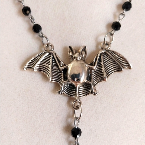 Handmade goth vampire rosary style black & silver necklace - Picture 2 of 6